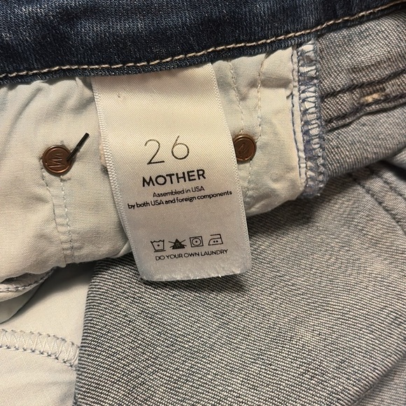 Mother Looker Ankle Chew Distressed Jeans in Breaking the Law Size 26 - Picture 6 of 8
